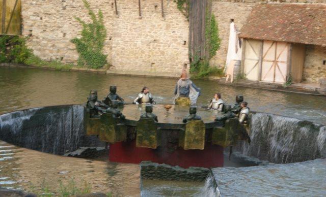12 LES CHEVALIERS DE LA TABLE RONDE