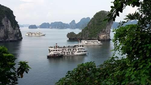TOUJOURS LA MAGNIFIQUE BAIE D'HALONG