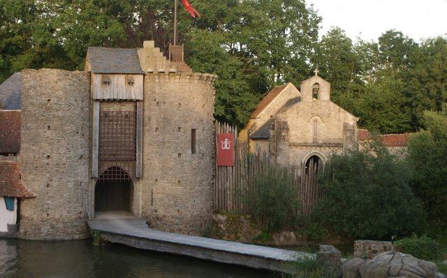 5 LES CHEVALIERS DE LA TABLE RONDE