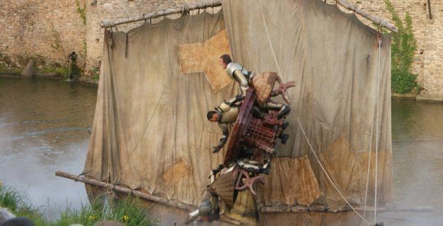 8 LES CHEVALIERS DE LA TABLE RONDE