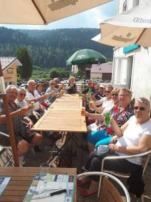 Un petit verre après la marche dans Villers le Lac