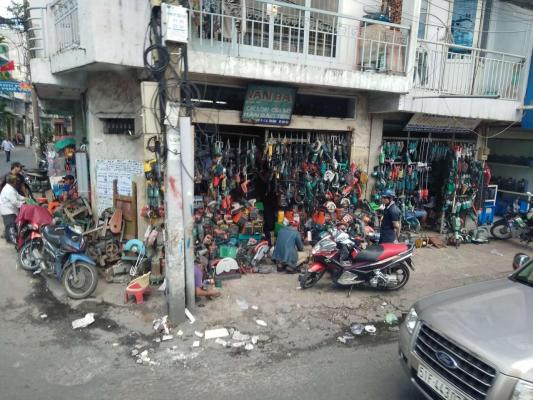 BEAUCOUP DE BRIC A BRAC